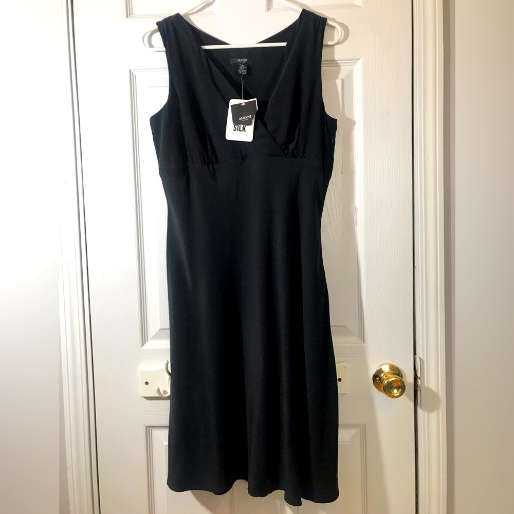 Women’s NWT Alfani Petite 100% pure silk size 10P black